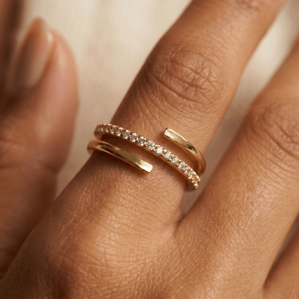 Orniveil Pavé Coil Ring