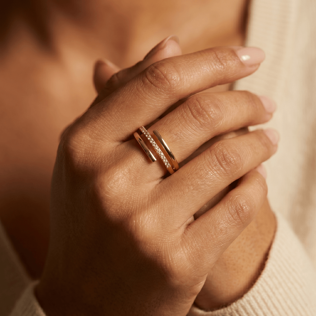 Orniveil Pavé Coil Ring